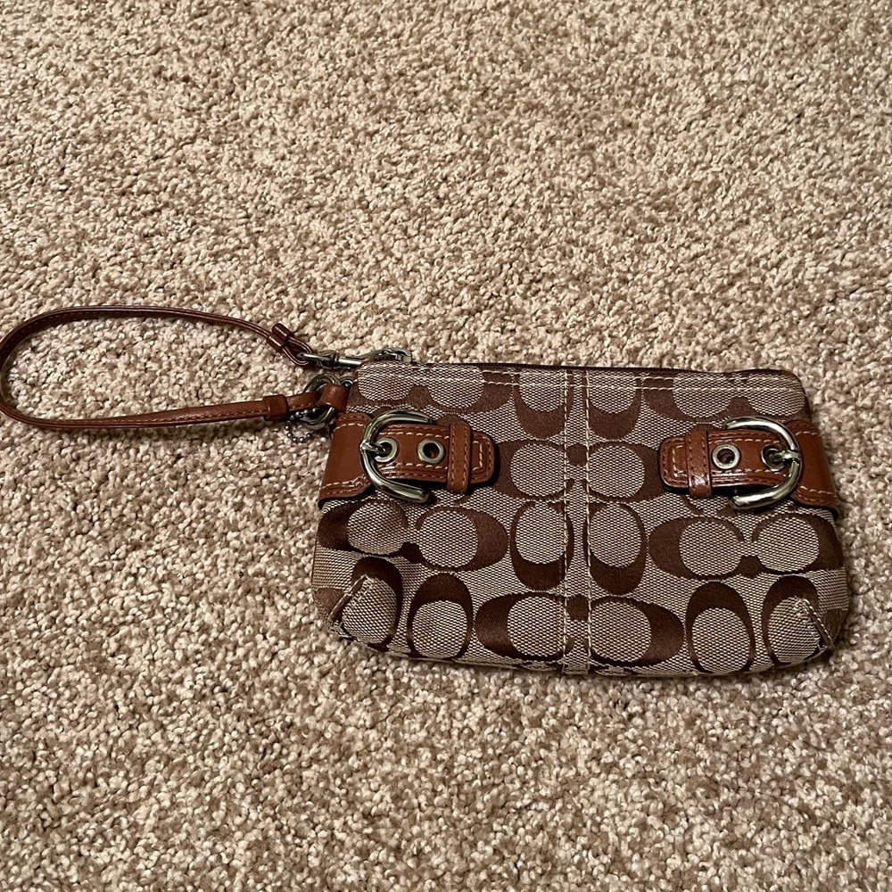 Y2K Tan Coach wristlet